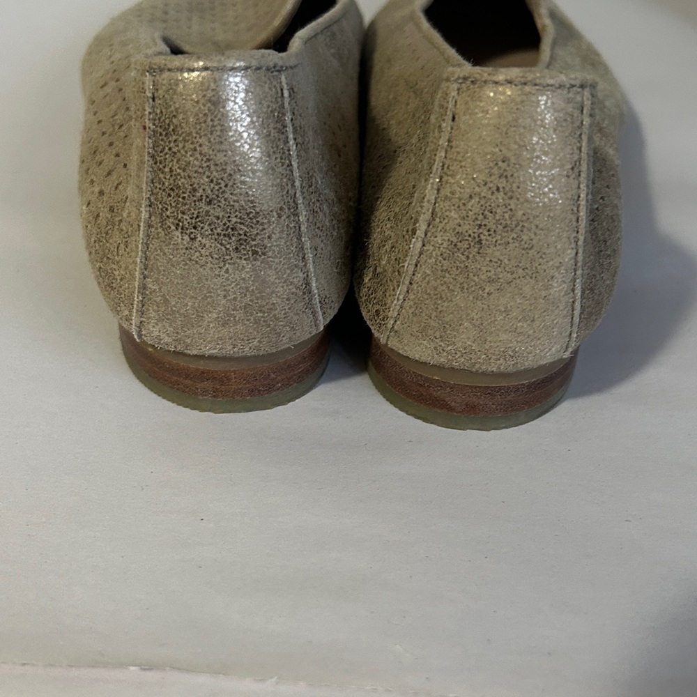 Johnston & Murphy Metallic Gold Flats - Picture 6 of 7